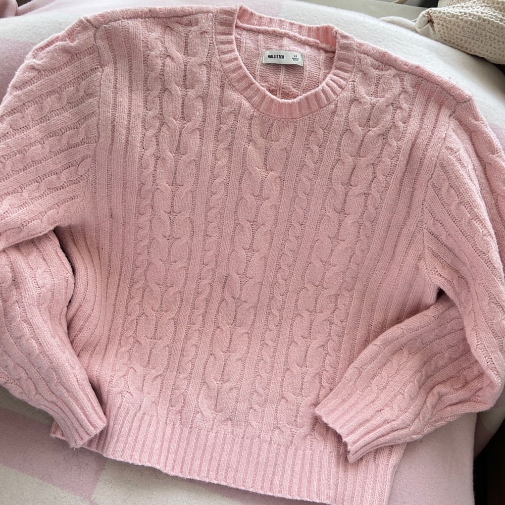 Hollister oversized pink cable knit sweater!